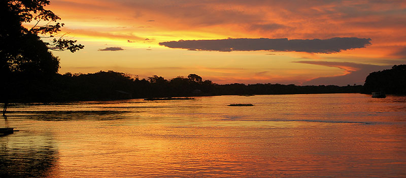 Abendstimmung im Amazonasgebiet